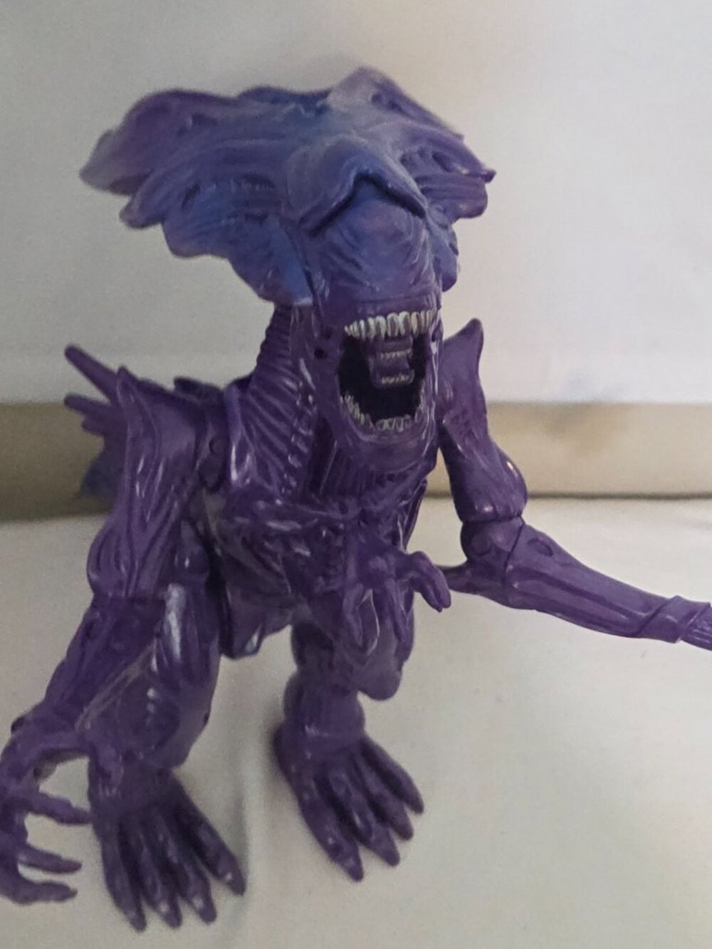 2019 Lanard Toys Xenomorph Purple Alien Queen Collection Figure 12” Poseable - Picture 3 of 5